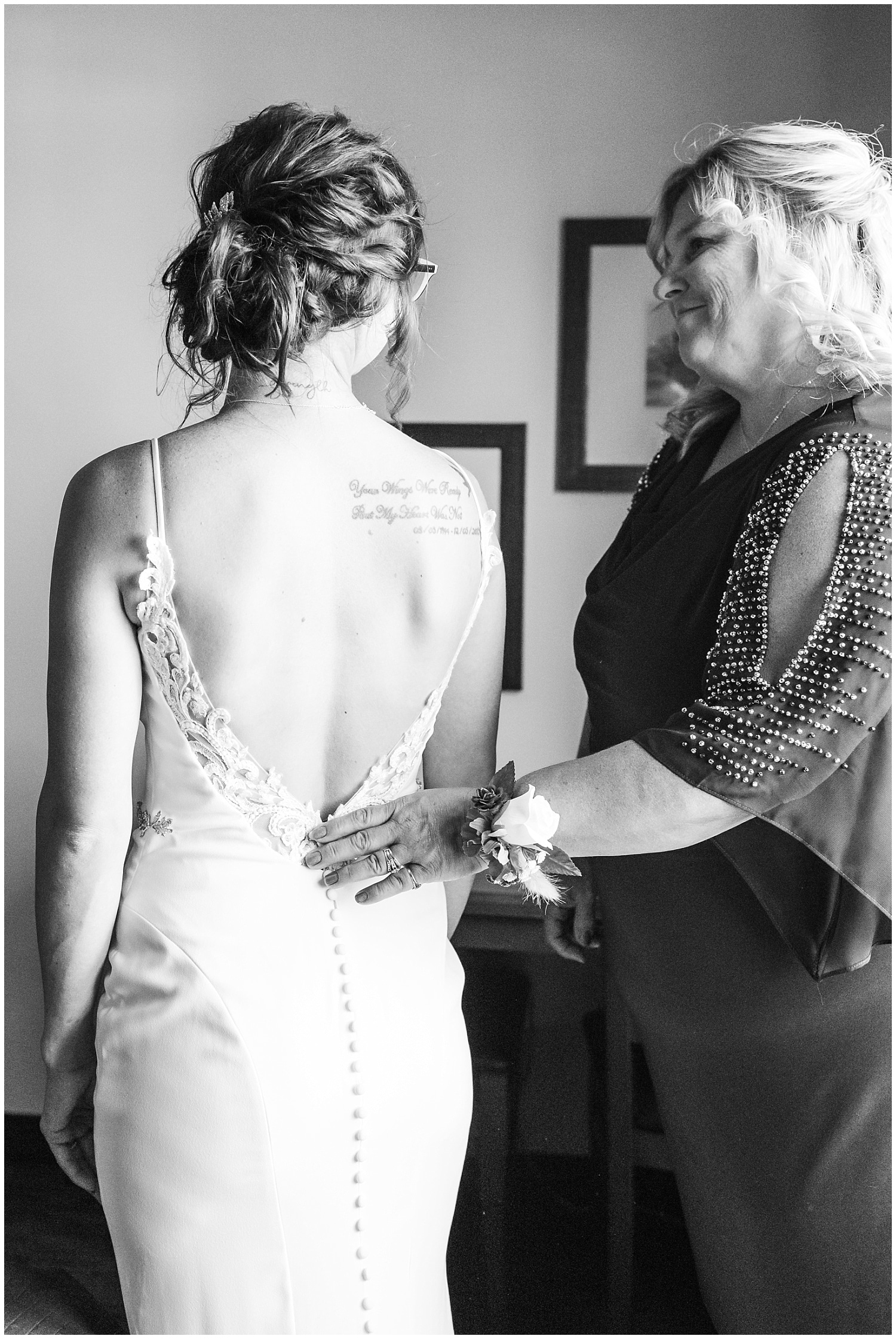 bride and mother share a quiet moment before her wedding in Ontonagon Michigan